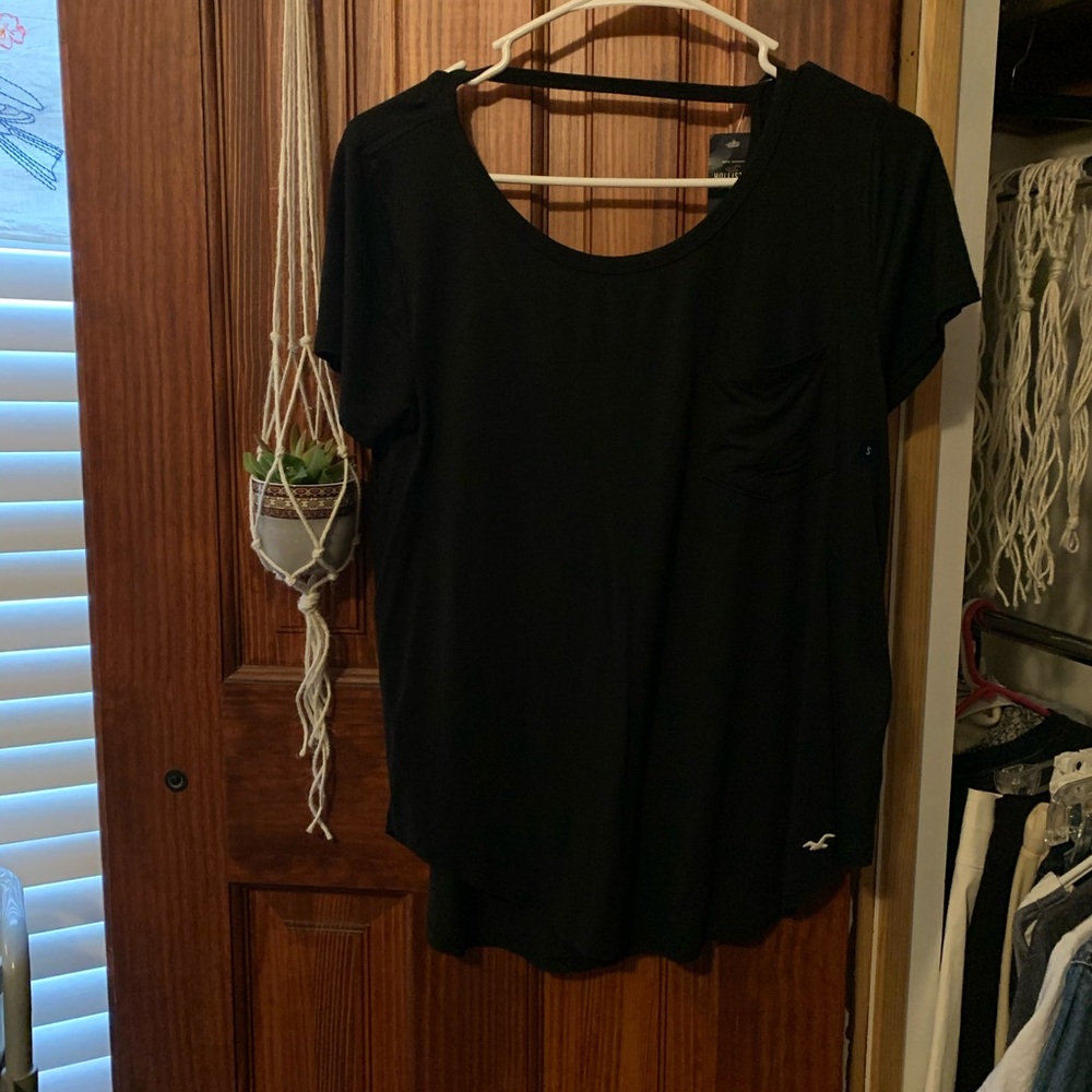 hollister tshirt